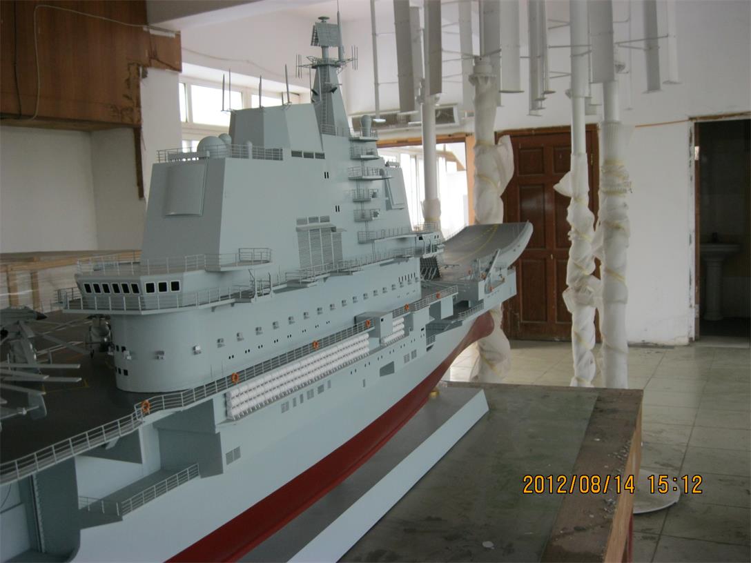 泰州辽宁舰模型